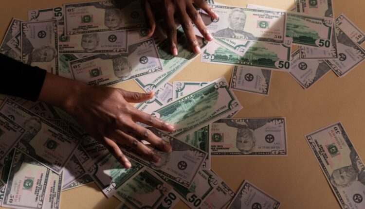 Compreendendo a Aversão à Perda: Como Ela Afeta Suas Decisões Financeiras