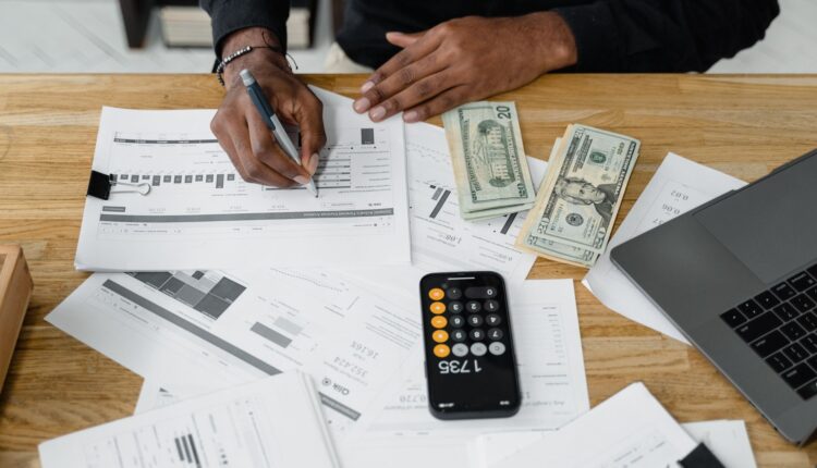 Finanças para Profissionais Liberais: Como Gerenciar Seu Dinheiro com Eficiência